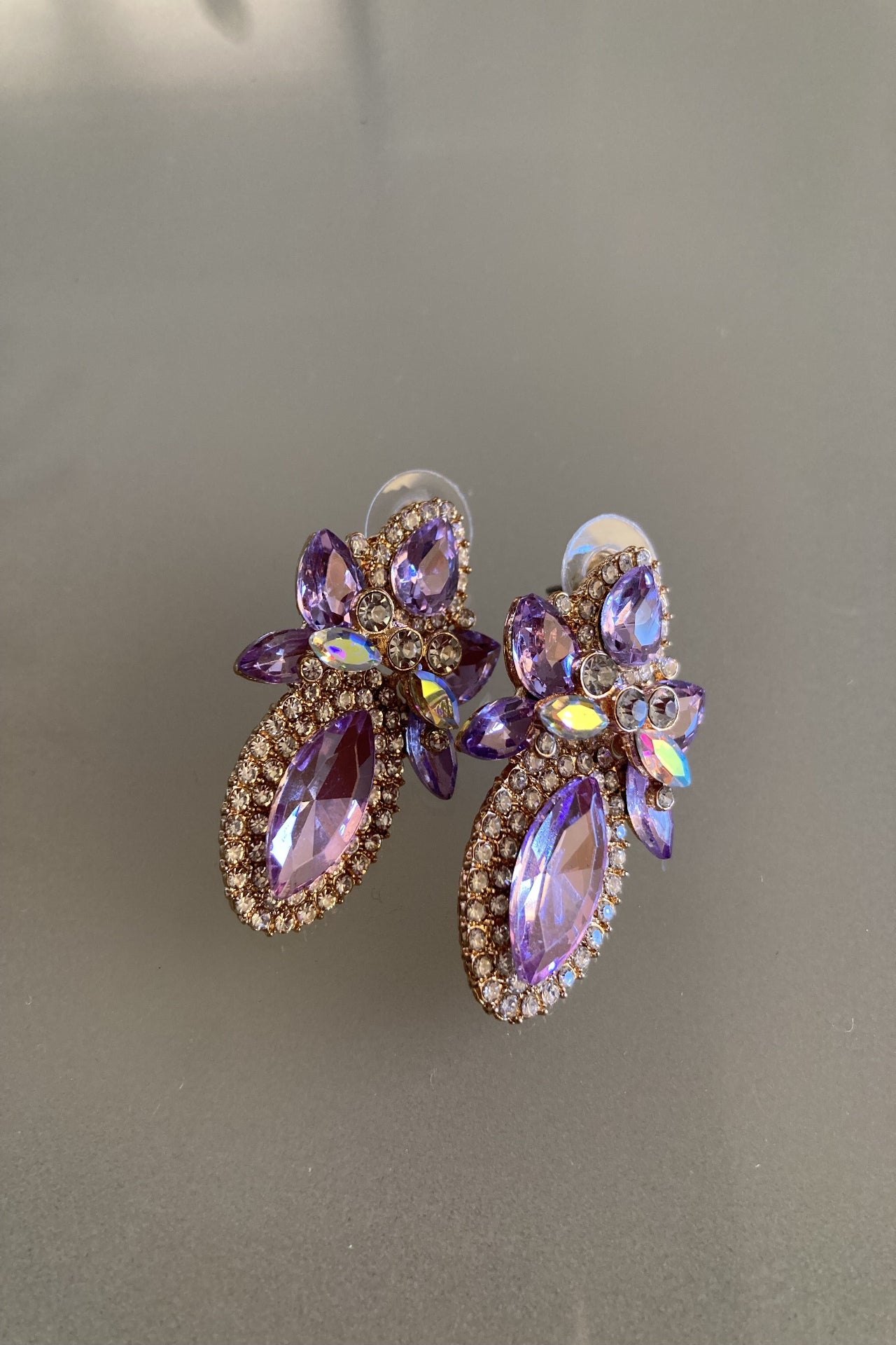 Elegant lilac earrings