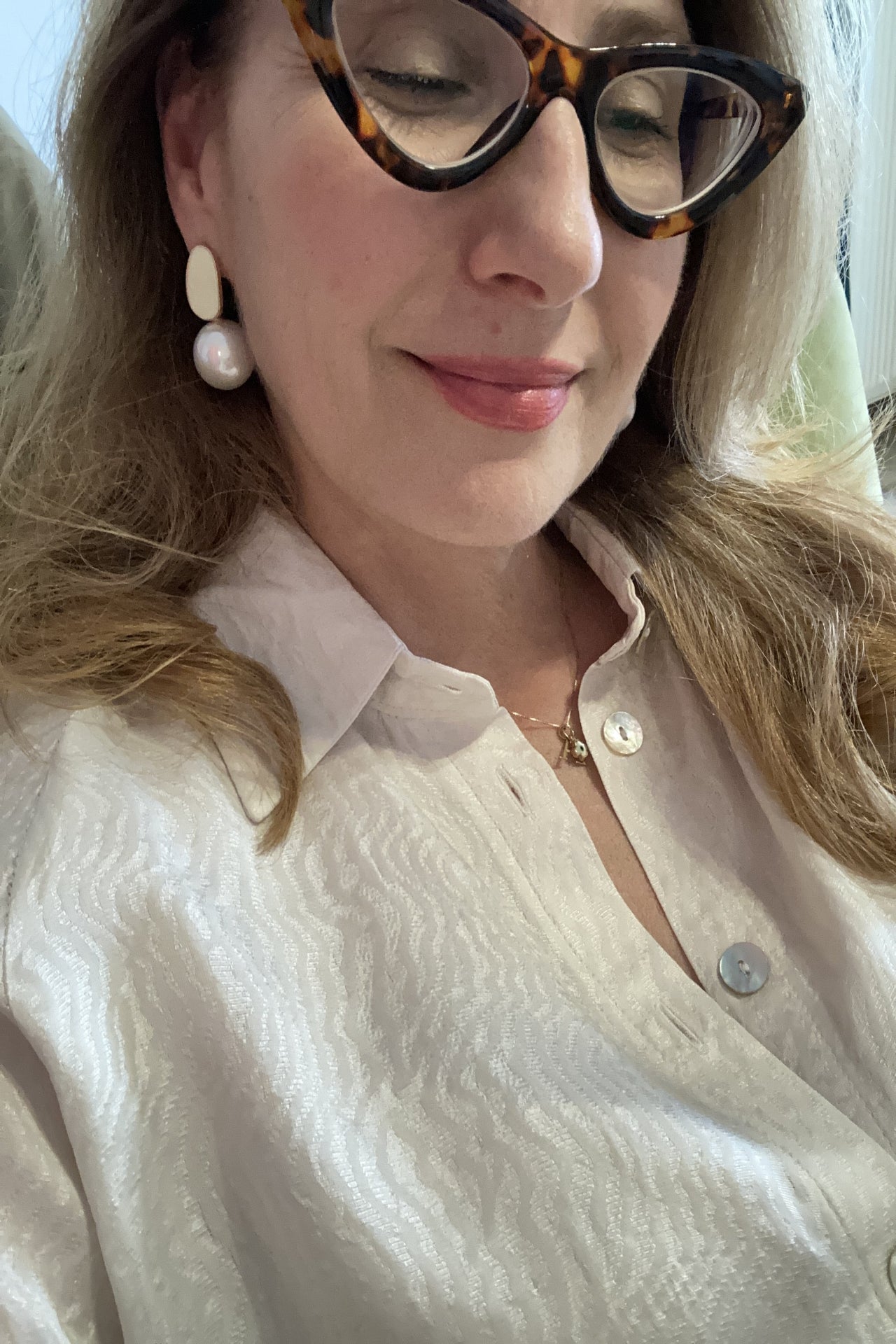 Drop pearl earrings