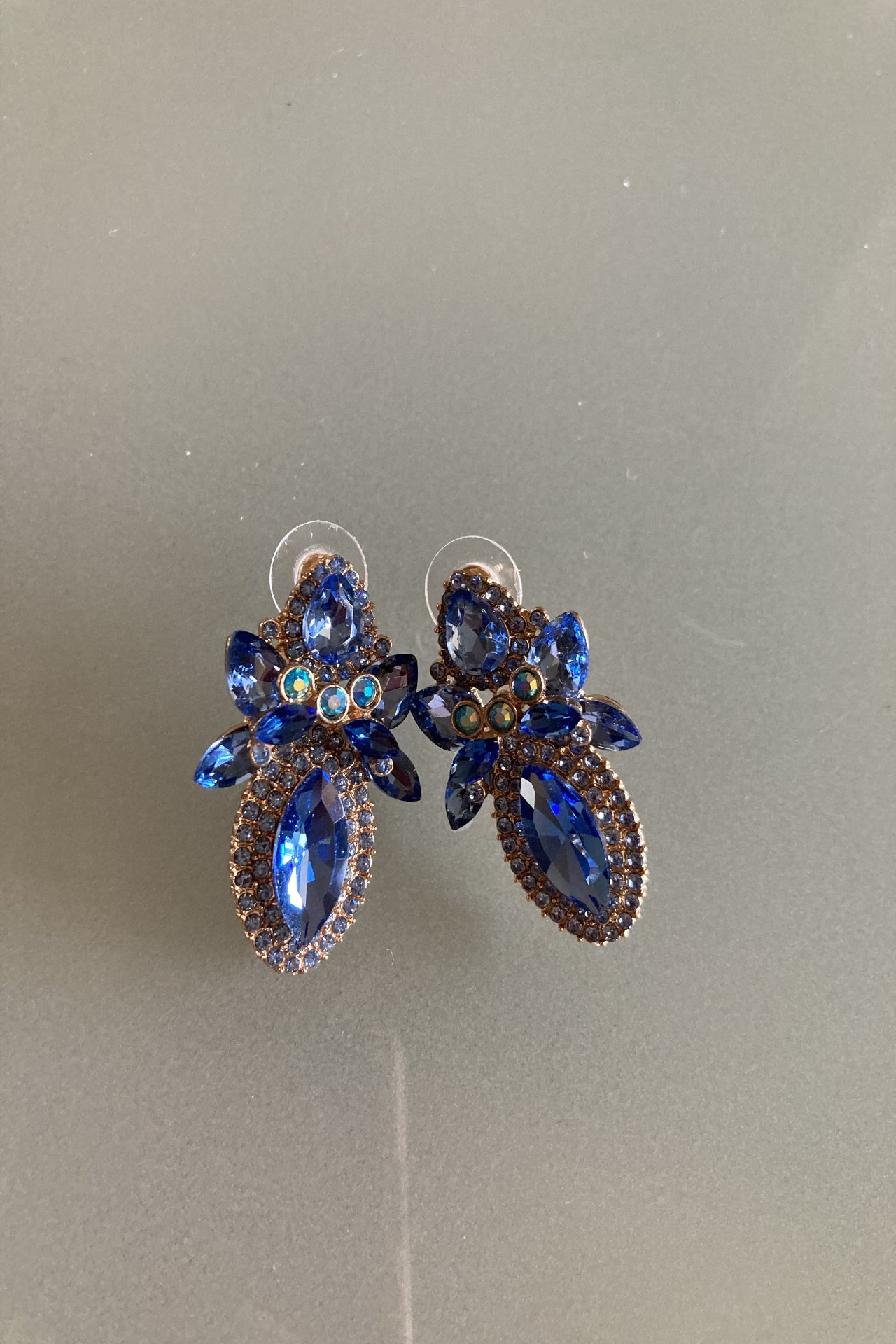 Elegant blue earrings